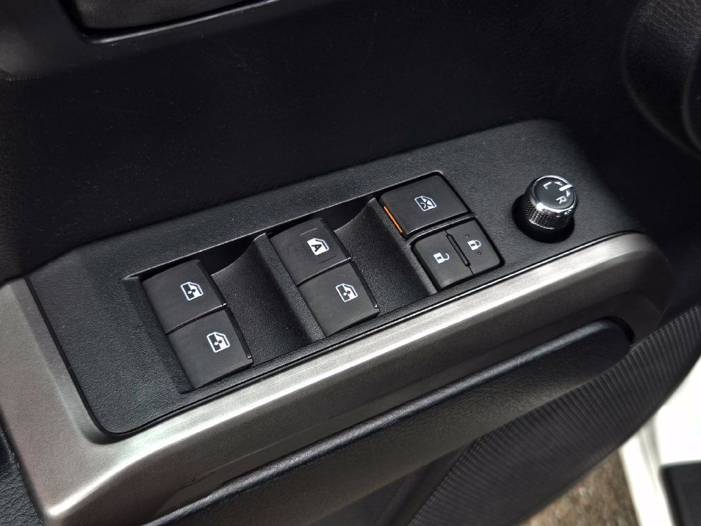 Used 2018 Toyota Tacoma SR5 RWD image 12