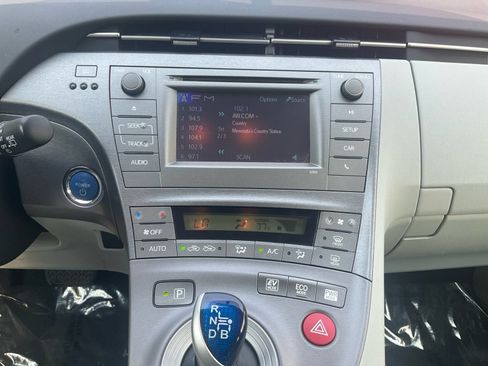 Used 2015 Toyota Prius Two FWD image 11