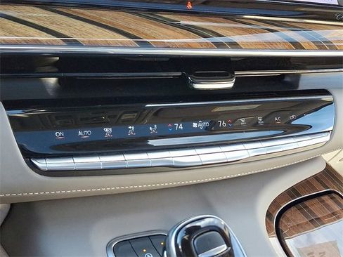 Certified 2022 Cadillac Escalade Premium Luxury Platinum image 19