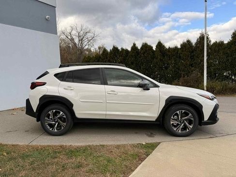 New 2025 Subaru Crosstrek 2.5i Premium image 2