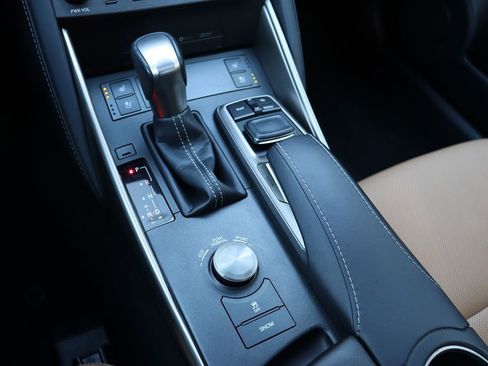 Used 2020 Lexus IS 300 w/ Premium Package image 29