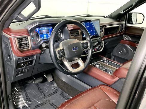 Used 2023 Ford Expedition Max Limited image 13