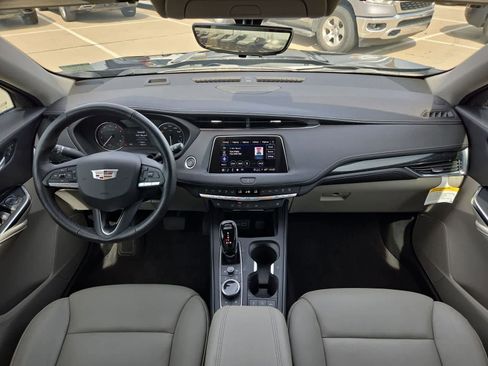 Used 2022 Cadillac XT4 Premium Luxury w/ Enhanced Visibility Package image 12