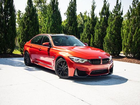 Used 2018 BMW M3 RWD image 2