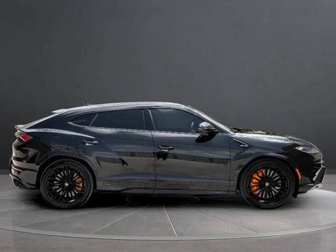 Used 2025 Lamborghini Urus SE AWD/4WD image 3