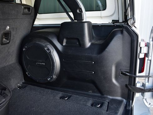 Used 2022 Jeep Wrangler Unlimited Sahara image 28