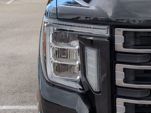 Used 2020 GMC Sierra 2500 AT4 w/ AT4 Premium Package AWD/4WD image 10