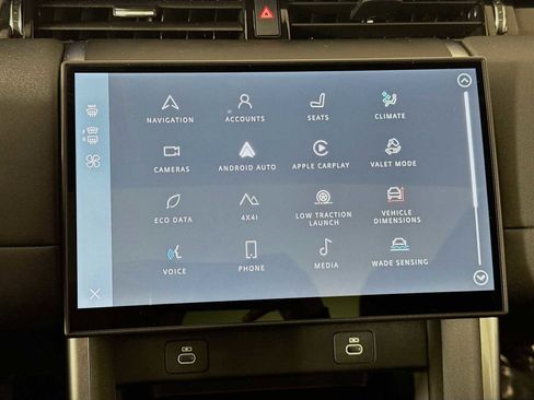 Used 2025 Land Rover Discovery Sport S image 13