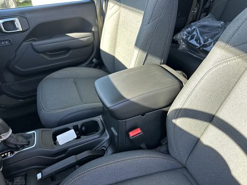 New 2026 Jeep Gladiator Sport image 16