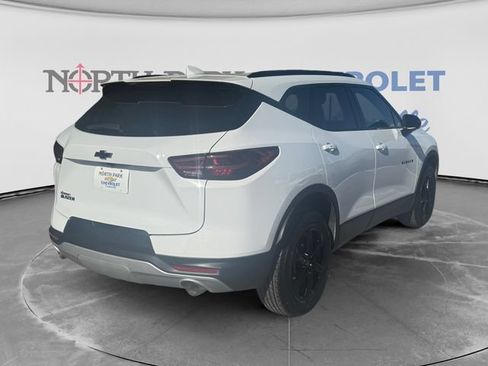 Used 2024 Chevrolet Blazer LT w/ Convenience Package FWD image 3