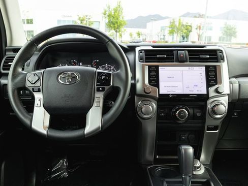 Certified 2021 Toyota 4Runner SR5 AWD/4WD image 26