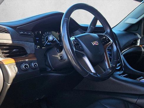 Used 2018 Cadillac Escalade ESV Luxury image 10