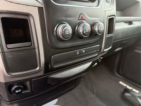 Used 2014 RAM 1500 ST w/ SXT Appearance Group RWD image 18