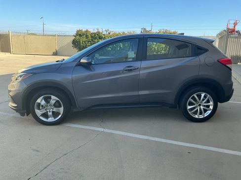 Used 2021 Honda HR-V LX image 8