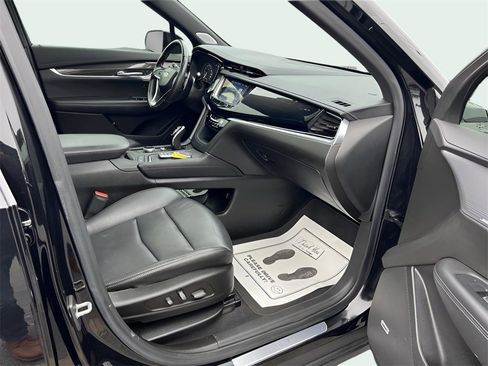 Used 2022 Cadillac XT6 Sport image 14