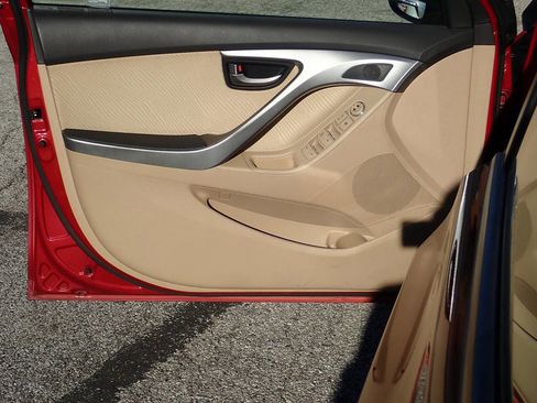 Used 2012 Hyundai Elantra GLS w/ Preferred Pkg 3 image 9