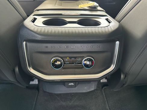 Certified 2025 Ford Expedition Active image 34