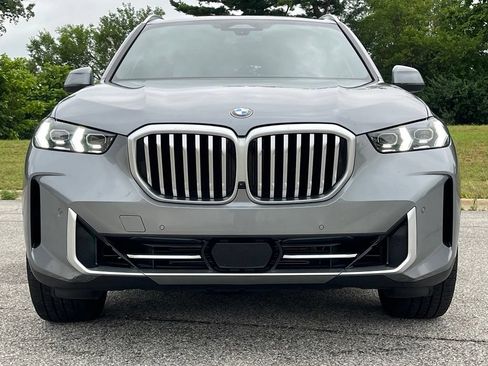 Used 2024 BMW X5 xDrive40i w/ Premium Package AWD/4WD image 2