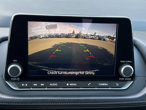 Used 2024 Nissan Rogue SV FWD image 25