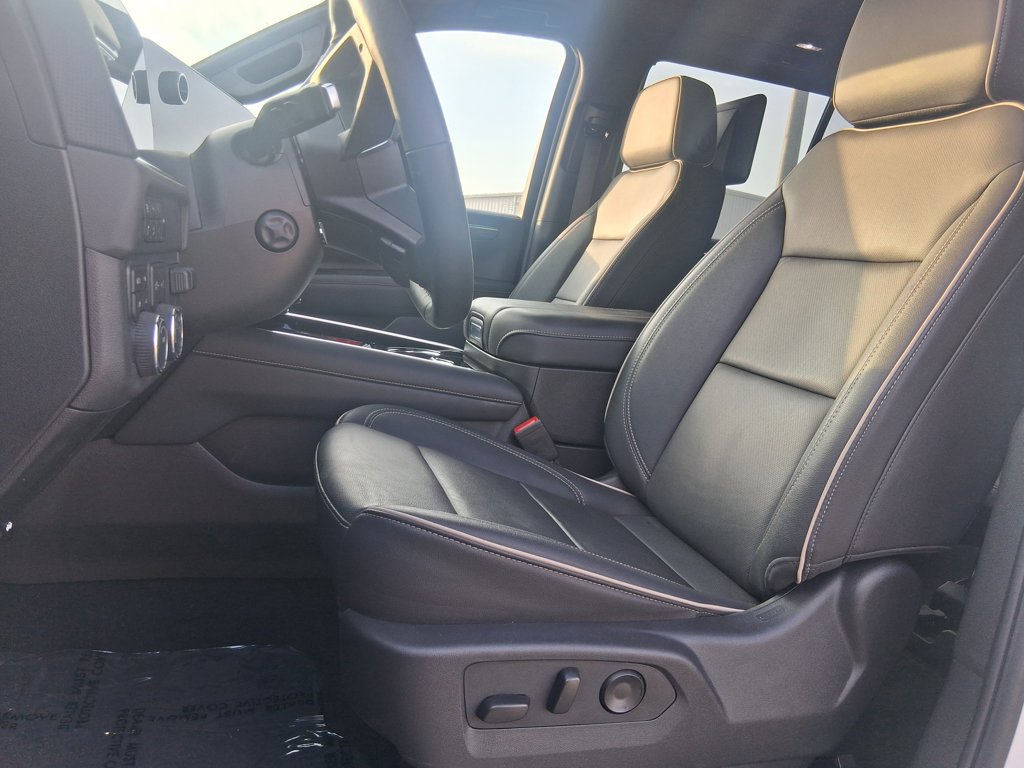 New 2025 Chevrolet Tahoe Premier AWD/4WD image 11