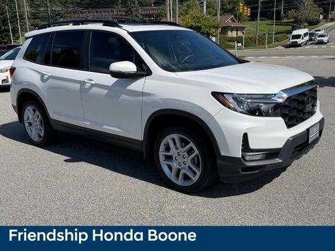 Used 2025 Honda Passport EX-L image 3