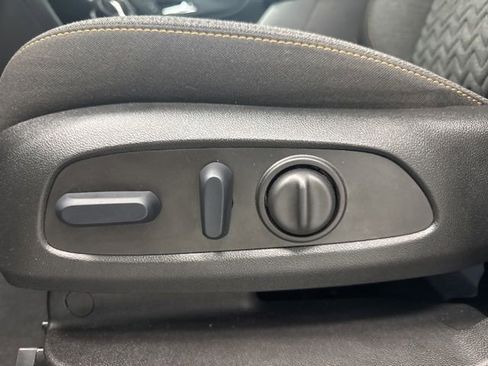 Used 2023 Chevrolet Equinox LT AWD/4WD image 10