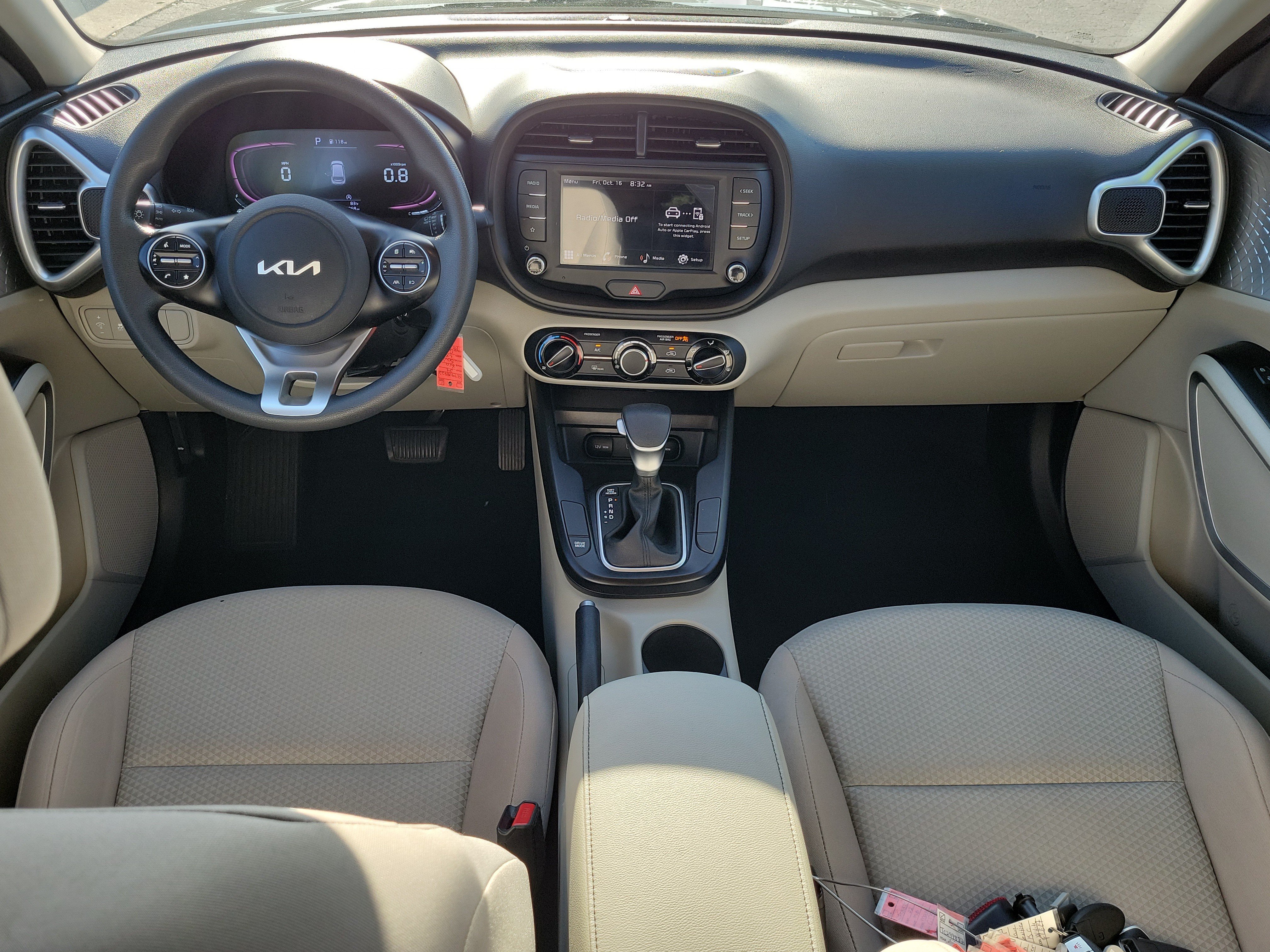 Used 2024 Kia Soul LX FWD image 13