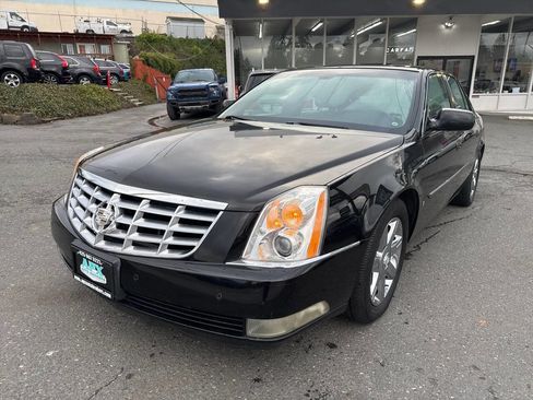 Used 2007 Cadillac DTS Luxury I w/ Sun And Sound Package image 1