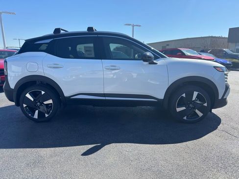 New 2026 Nissan Kicks SR w/ Interior Electronics Package AWD/4WD image 6