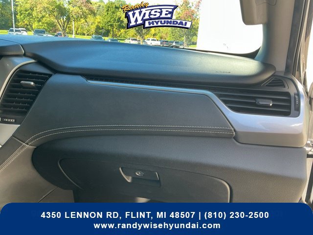 Used 2018 Chevrolet Suburban LT AWD/4WD image 41