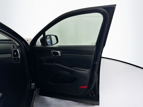 Used 2023 Kia Sorento LX FWD image 30