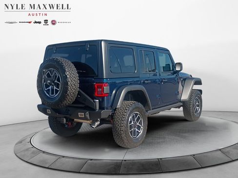Used 2025 Jeep Wrangler Unlimited Rubicon w/ Convenience Group image 16