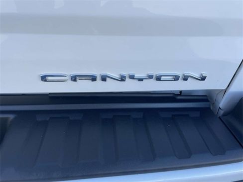 Certified 2022 GMC Canyon Denali image 10