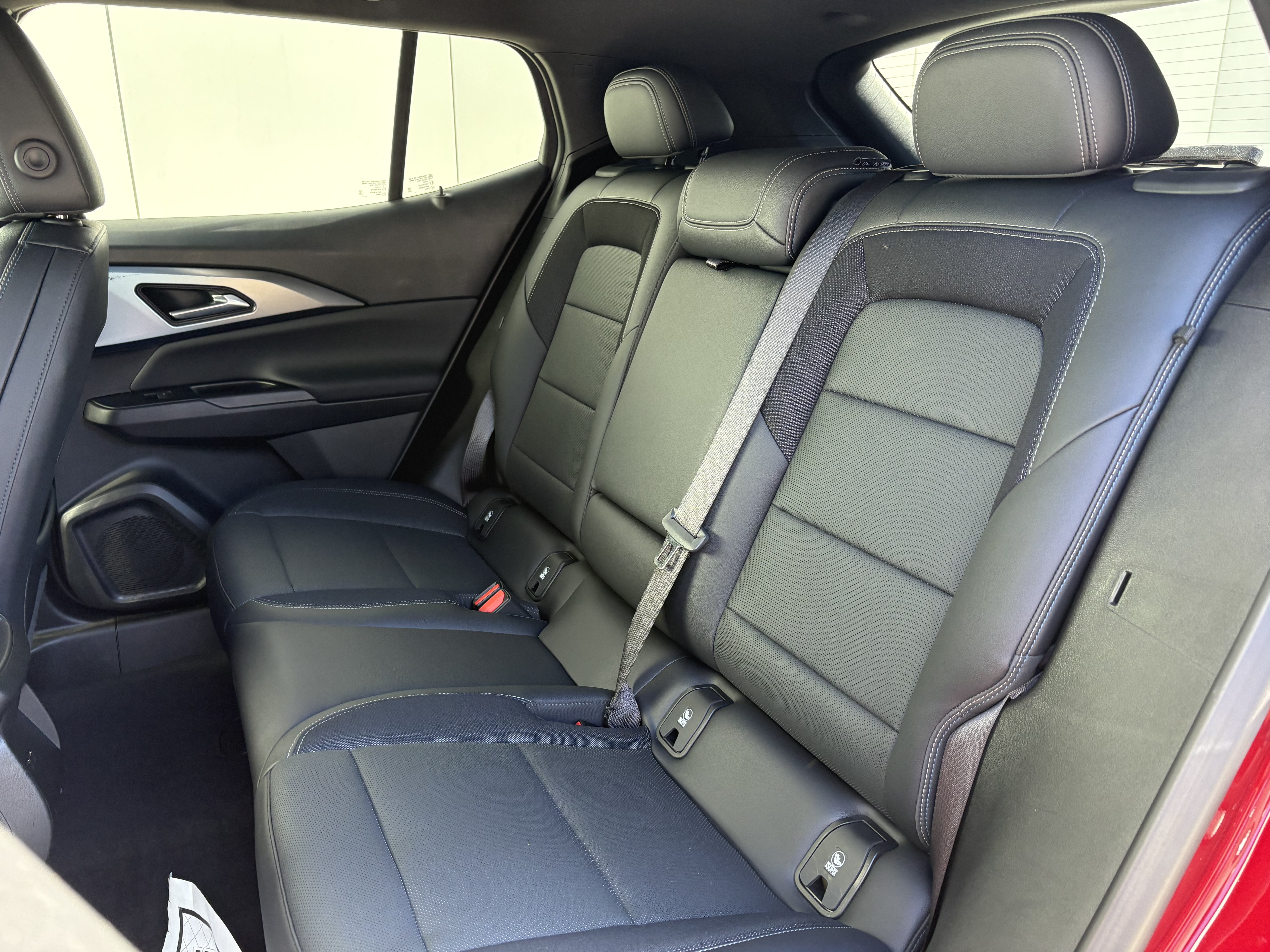 Used 2024 Chevrolet Equinox EV LT FWD image 12