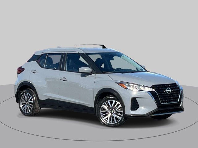 Used 2024 Nissan Kicks SV w/ Exterior Package FWD image 2