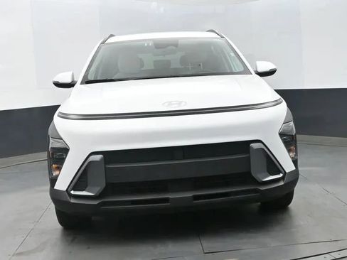 Used 2025 Hyundai Kona SEL FWD image 3