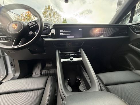 Certified 2024 Porsche Macan 4 Electric image 16