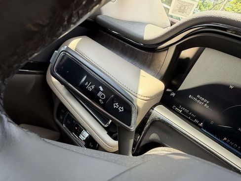Used 2022 Lincoln Nautilus Reserve AWD/4WD image 28