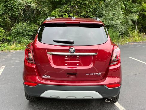 Used 2022 Buick Encore Preferred w/ Safety Package AWD/4WD image 4