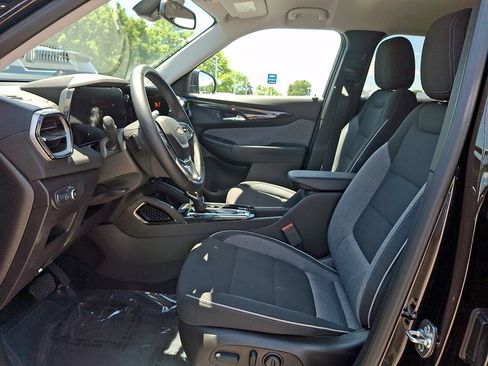 Used 2026 Chevrolet TrailBlazer LT w/ Convenience Package FWD image 13