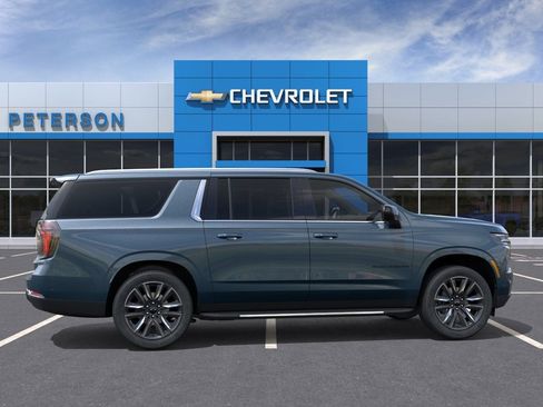 New 2026 Chevrolet Suburban LS image 4