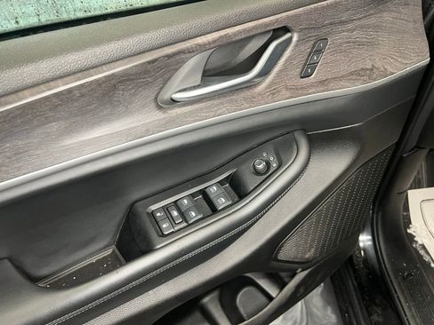 Used 2024 Jeep Grand Cherokee L Limited w/ Luxury Tech Group II image 17