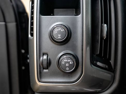 Certified 2018 Chevrolet Silverado 1500 LT w/ All Star Edition AWD/4WD image 22