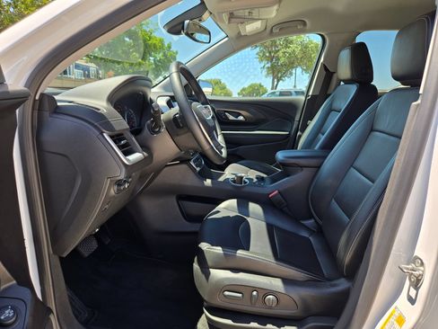 Used 2024 GMC Terrain SLT AWD/4WD image 9