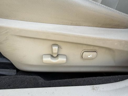 Used 2011 Subaru Legacy 2.5i Limited AWD/4WD image 13