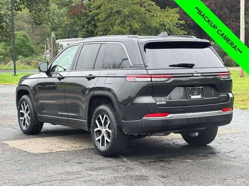 Used 2023 Jeep Grand Cherokee Limited AWD/4WD image 2