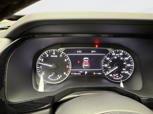 Used 2024 Nissan Pathfinder SL w/ Black Appearance Package image 13