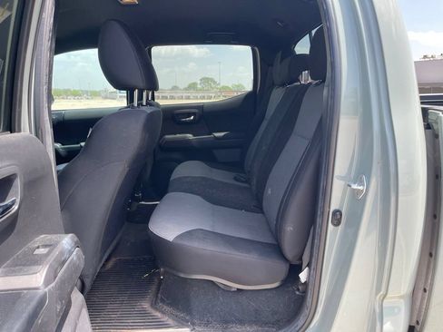 Used 2023 Toyota Tacoma TRD Off-Road AWD/4WD image 12