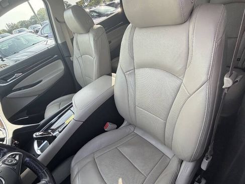 Used 2018 Buick Enclave Essence FWD image 14