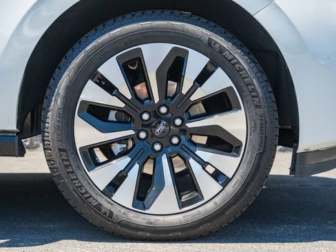 New 2025 Ford Expedition Max Platinum w/ Platinum Ultimate Package AWD/4WD image 31